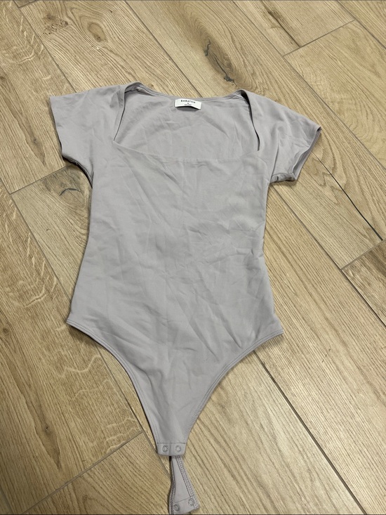 Aritzia Tops - Aritzia soft grey Square Neck Short Sleeve Bodysuit